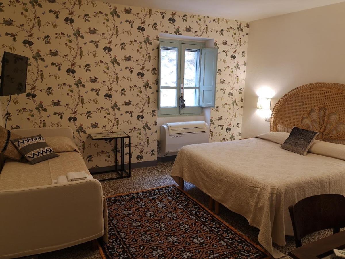 Casa Pagio Hotel Bosa Bagian luar foto