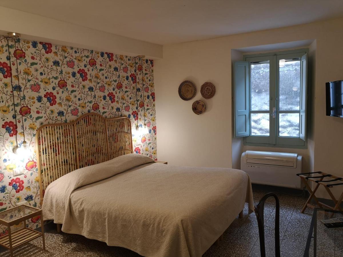 Casa Pagio Hotel Bosa Bagian luar foto